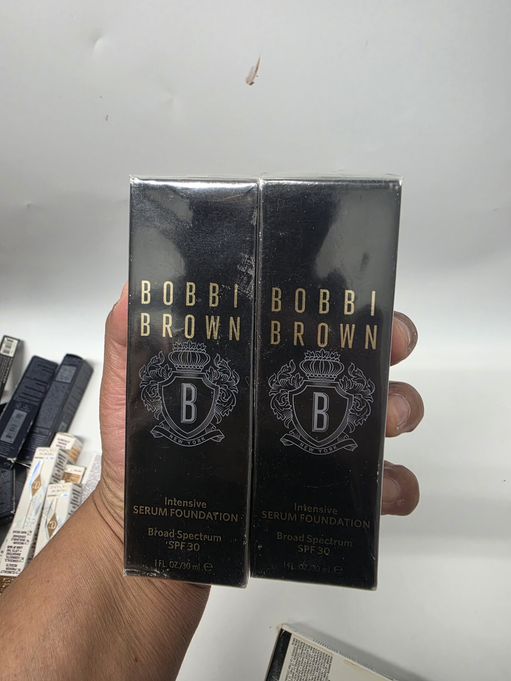 Bobbi Brown Intensive Serum Foundation - Black and Gold Packaging